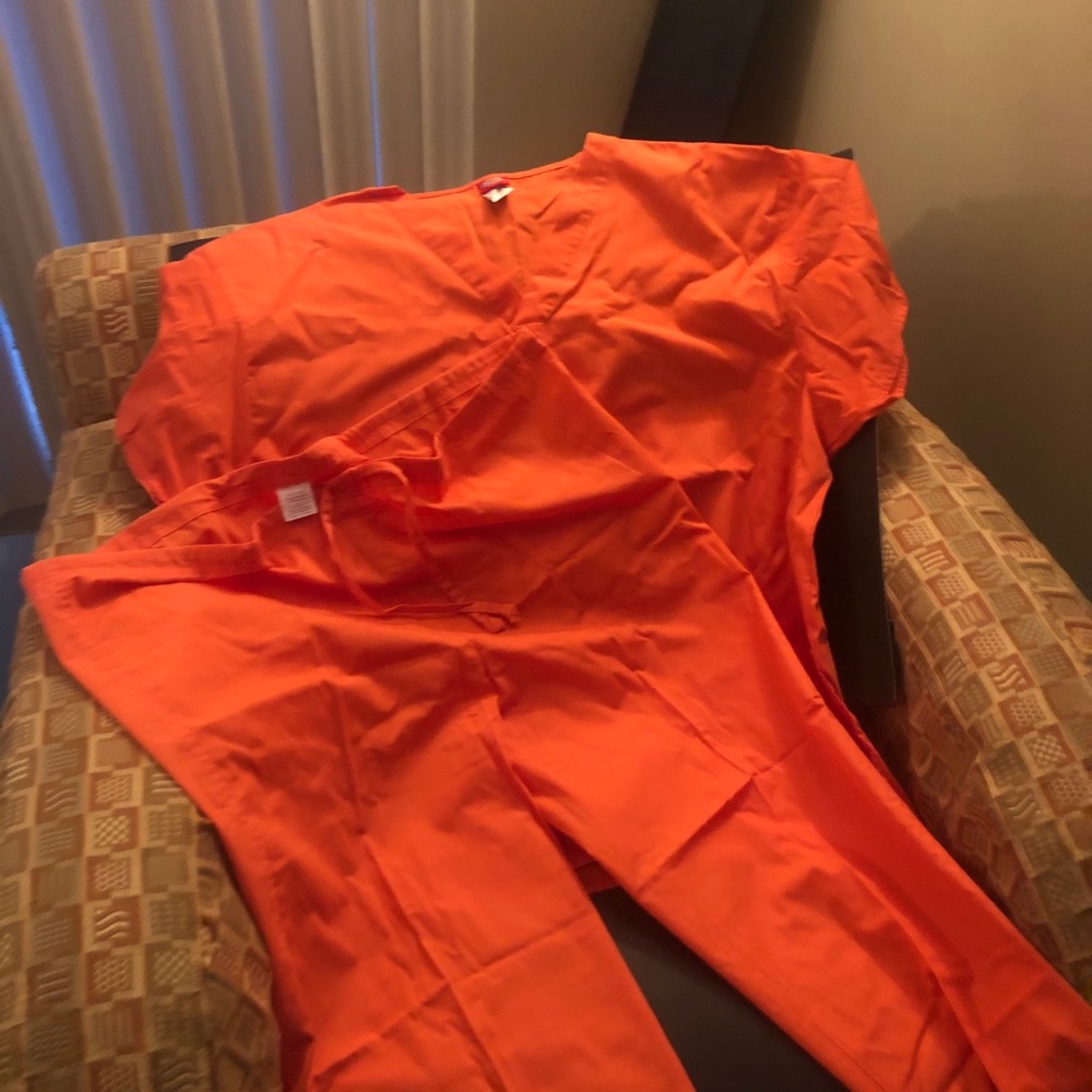 Uniform Scrub Top and Scrub Pants